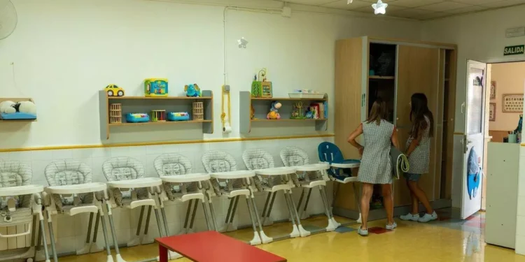 La huelga docente afronta su segunda jornada en Murcia con la estabilidad de los interinos en el centro del conflicto